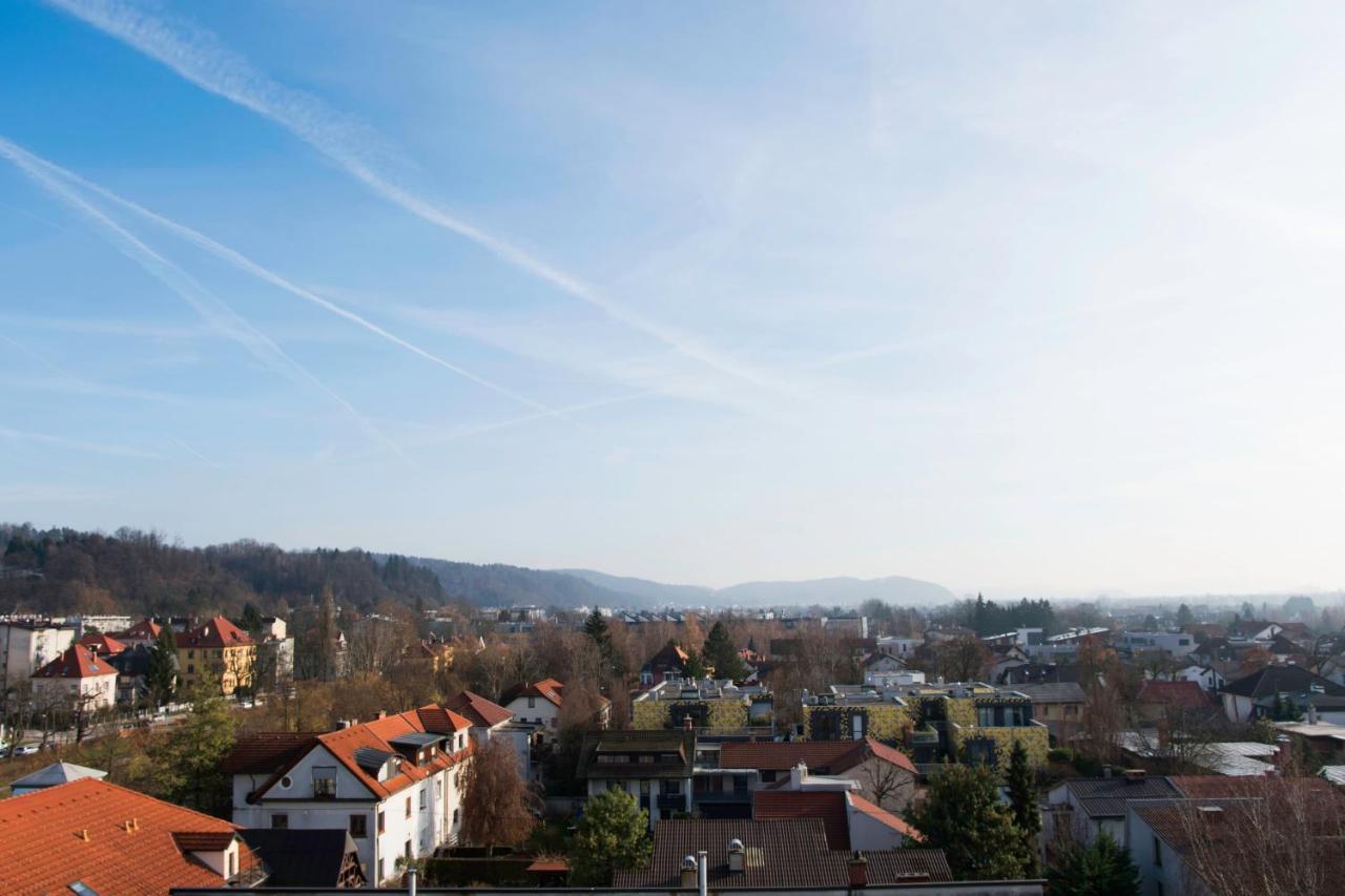 Beautiful In The Nicest Part Of Town Apartment *