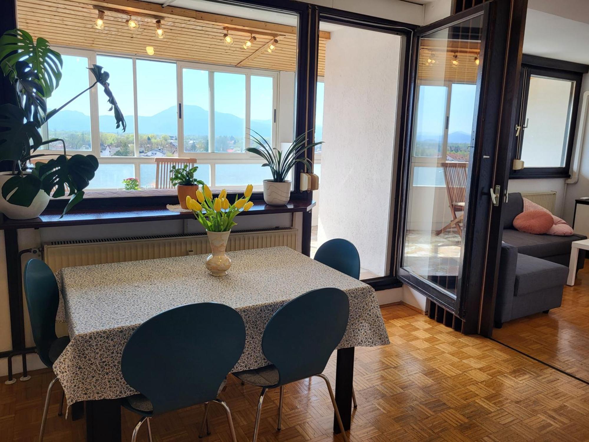Beautiful In The Nicest Part Of Town Apartment *